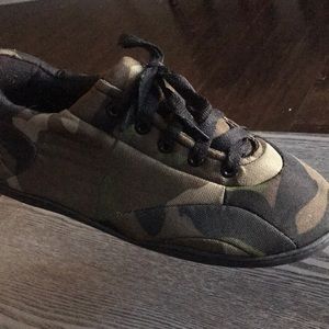 Mens Comfy Feet Camo Slipper